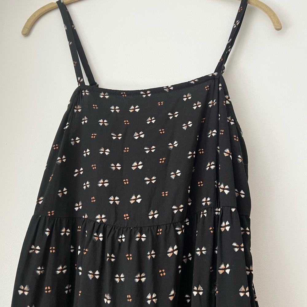 Old Navy short babydoll black patterned dress, size small, never worn